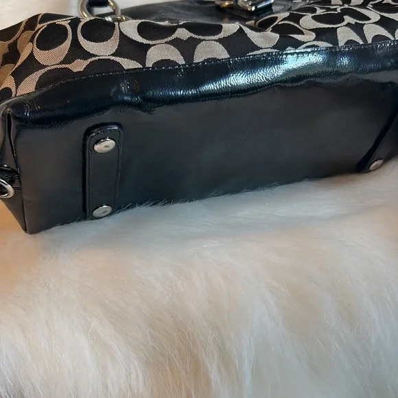 Coach Signature Crossbody with pleather handles. - Picture 6 of 9